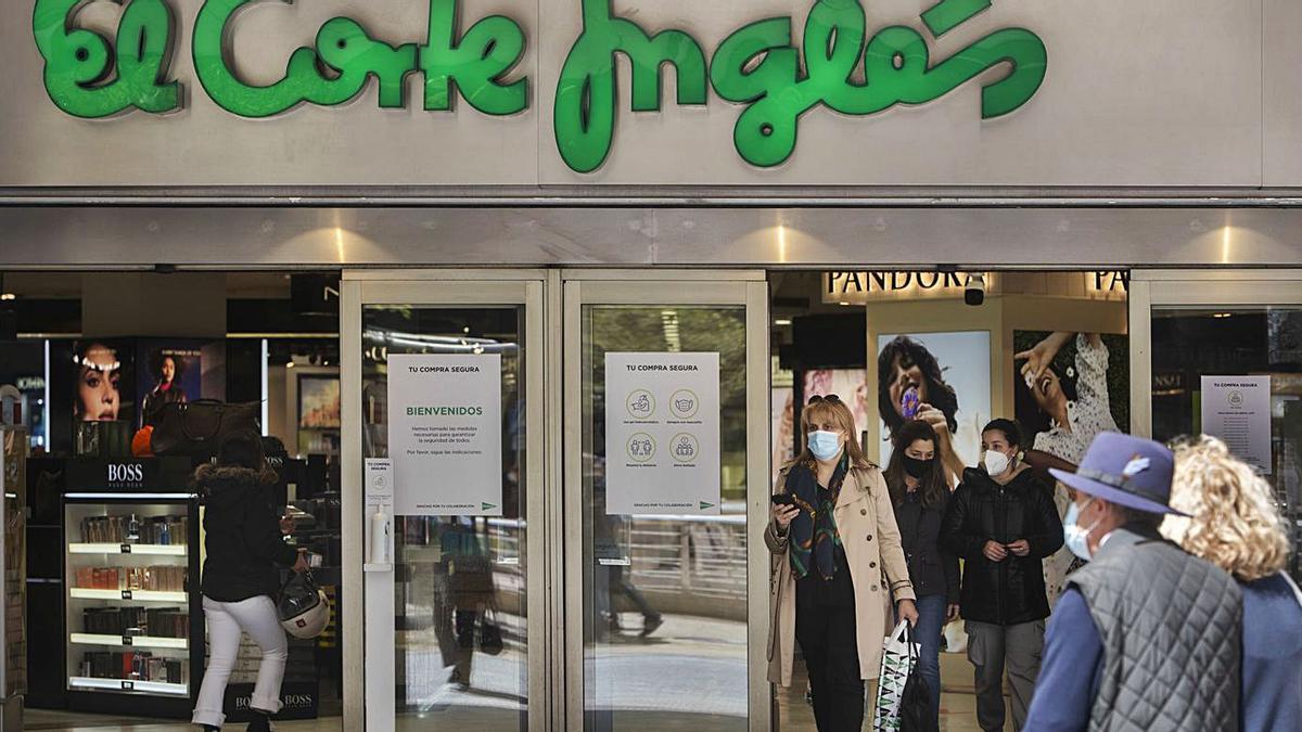 Uno de los centros de El Corte Inglés situados en la ciudad de València.