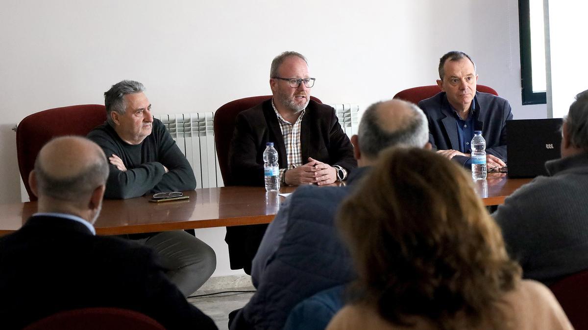 El diputado de Desarrollo Rural, Avelino Mascarell, se reúne con alcaldes y agentes socioeconómicos de la comarca