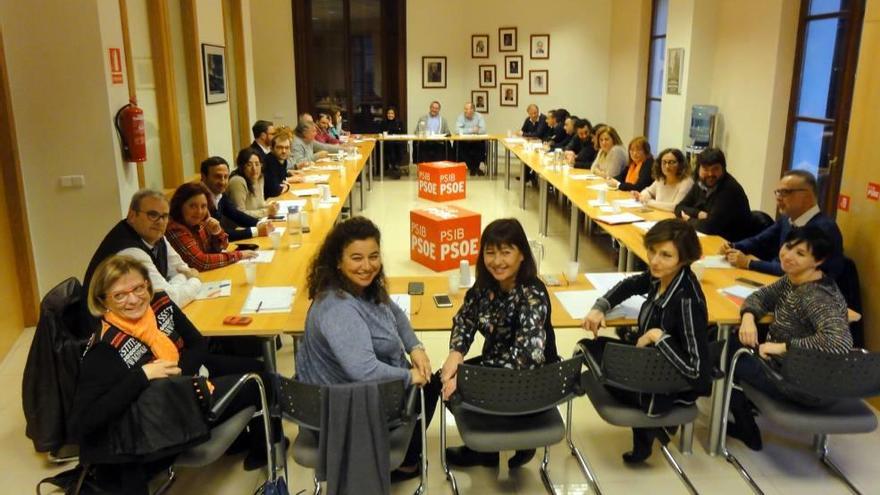 Imagen de la ejecutiva del PSIB-PSOE de ayer presidida por Francina Armengol.