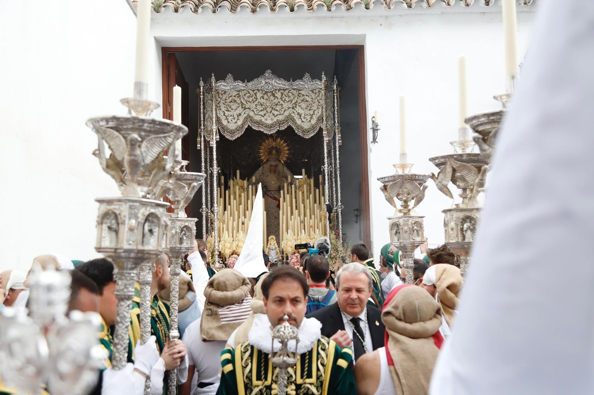 La hermandad de la Paz vuelve a su plaza de Capuchinos