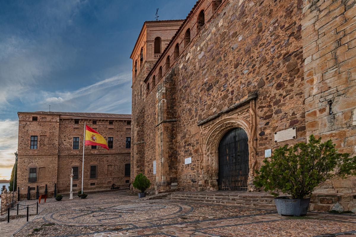 La  Iglesia de Nuestra Señora de la Asunción y del Archivo General de la Armada, en Viso del Marqués