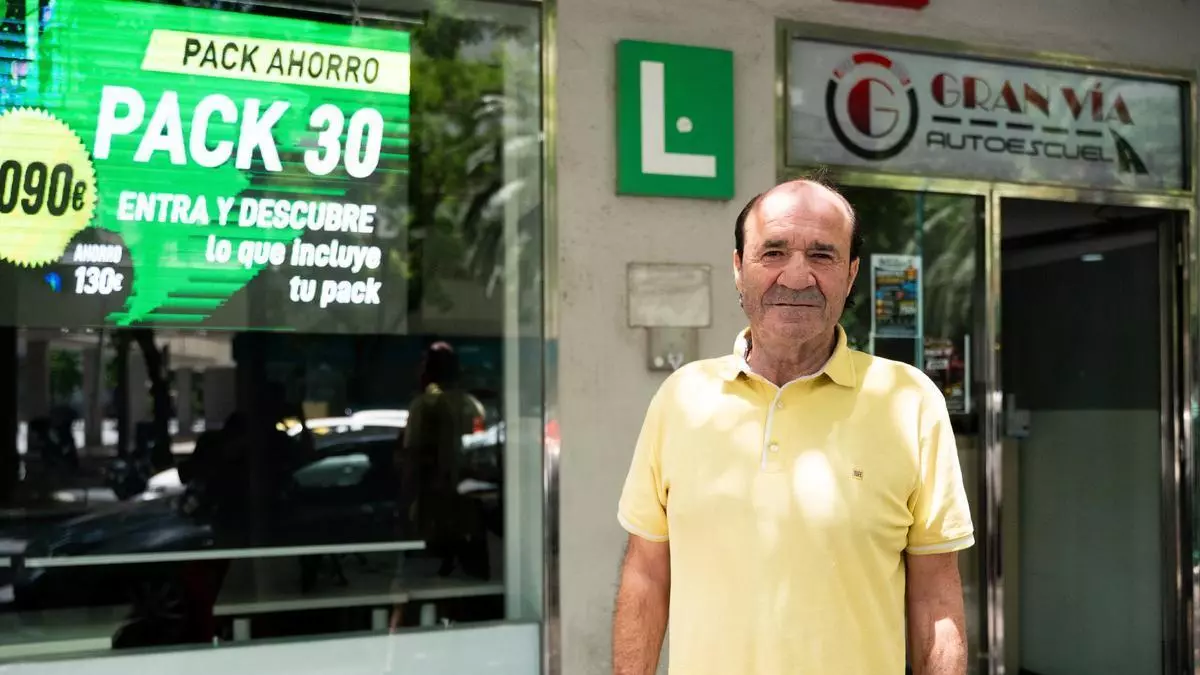 Las autoescuelas de Cáceres alertan de la falta de examinadores: "Hay alumnos preparados que siguen pendientes de fecha"