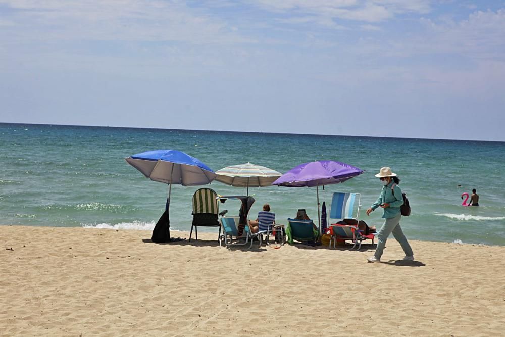 Seit Montag (13.7.) gilt auf den Balearen eine verschärfte Maskenpflicht. Pool, Strand und Strandpromenade sind ausgenommen. Auch Raucher können aufatmen