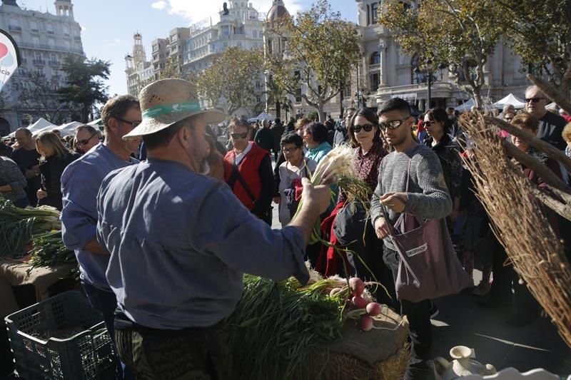 Los productos de proximidad llegan a la ciudad en "De l'horta a la plaça"