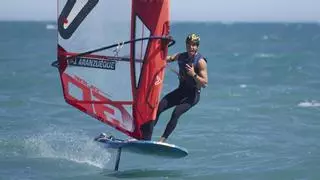 La FVCV reparte los títulos autonómicos de ILCA y Windsurf en el CN Santa Pola