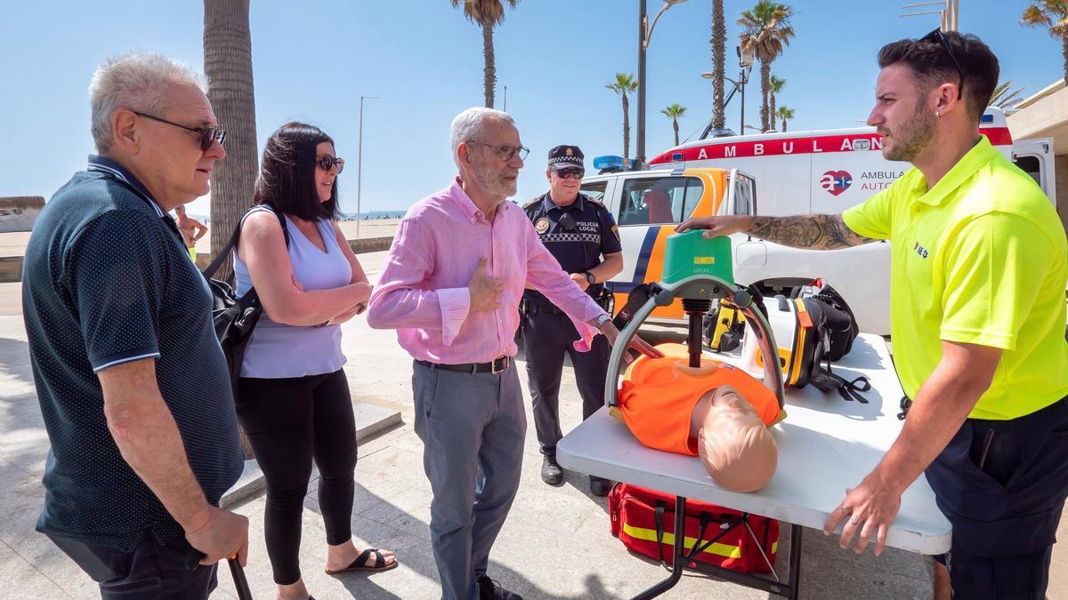 Visita del alcalde a las playas.