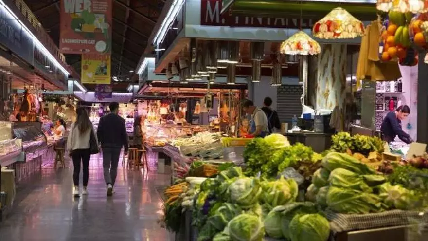 El gasto mensual por hogar en la cesta de la compra asciende a 420 euros en el área de Barcelona