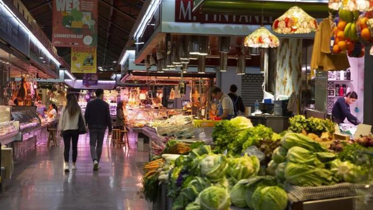 El gasto mensual por hogar en la cesta de la compra asciende a 420 euros en el área de Barcelona
