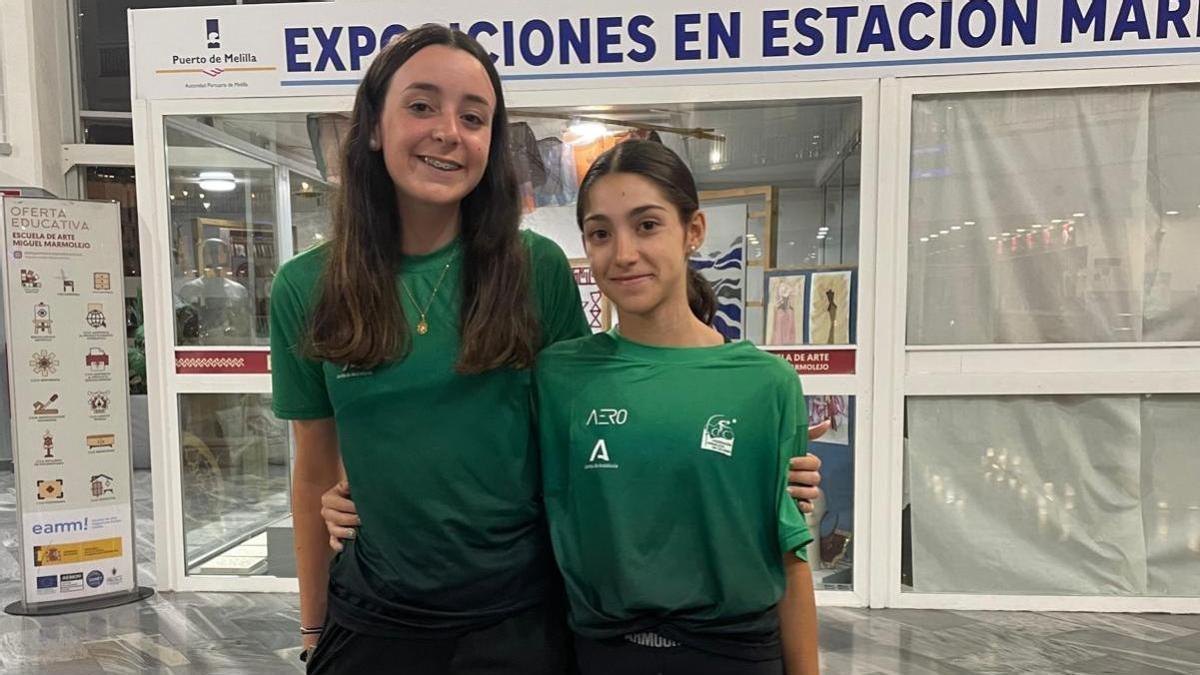 Irene López y Natalia Serrano, en Melilla.