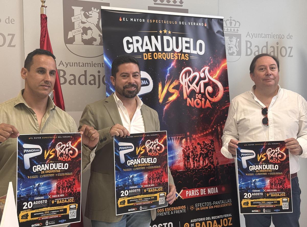 Los promotores del espectáculo, Abraham Serradilla y Javier Pardo junto al concejal José Antonio Casablanca.
