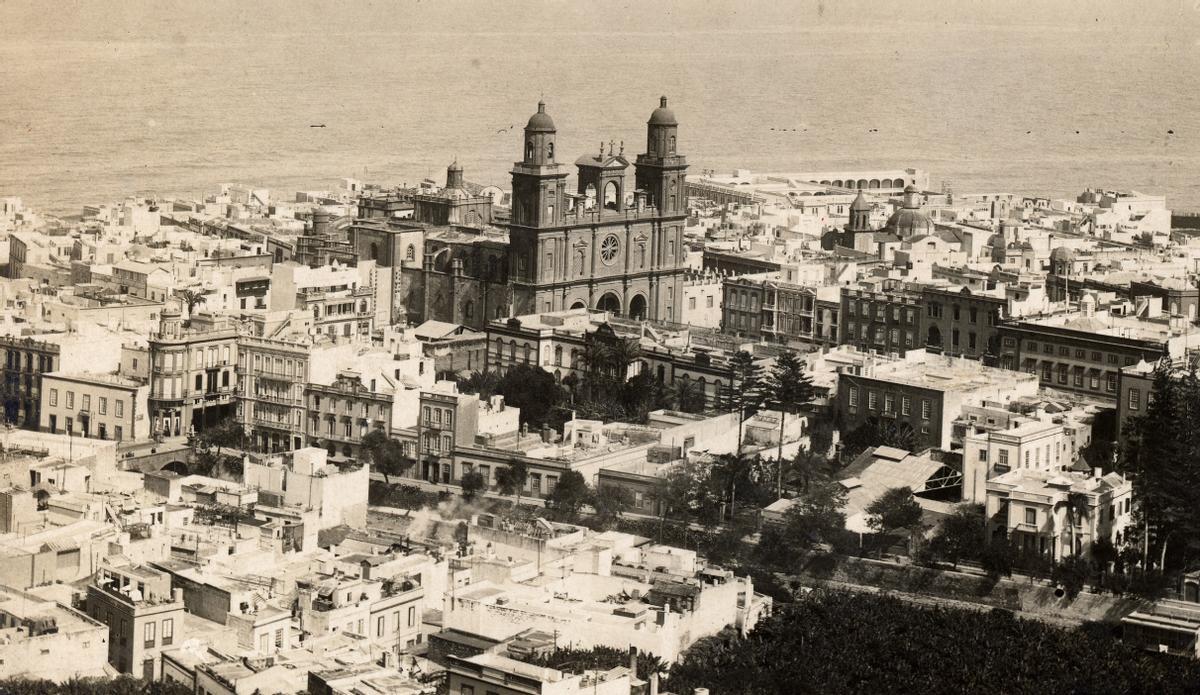 Panorámica de Las Palmas en la década de 1930.
