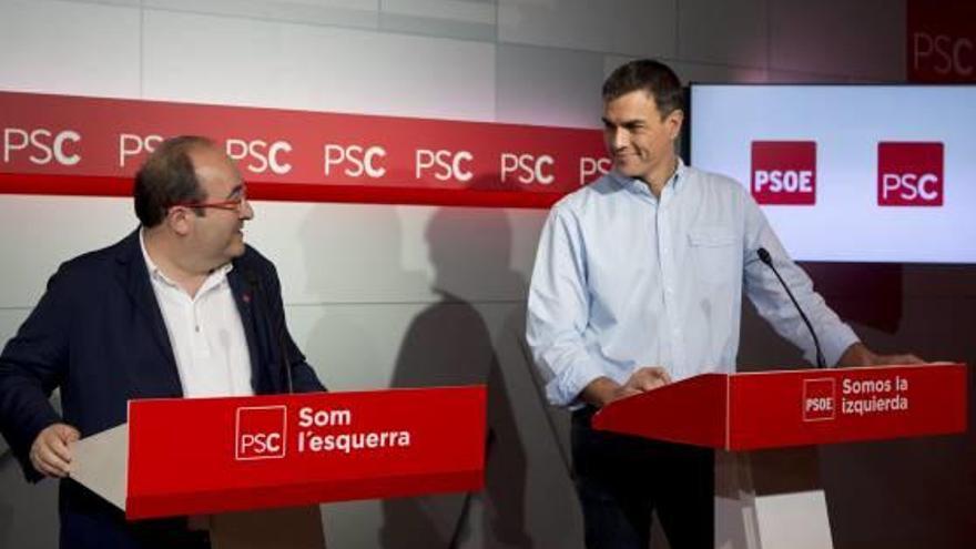 Miquel Iceta amb Pedro Sánchez ahir a Barcelona.