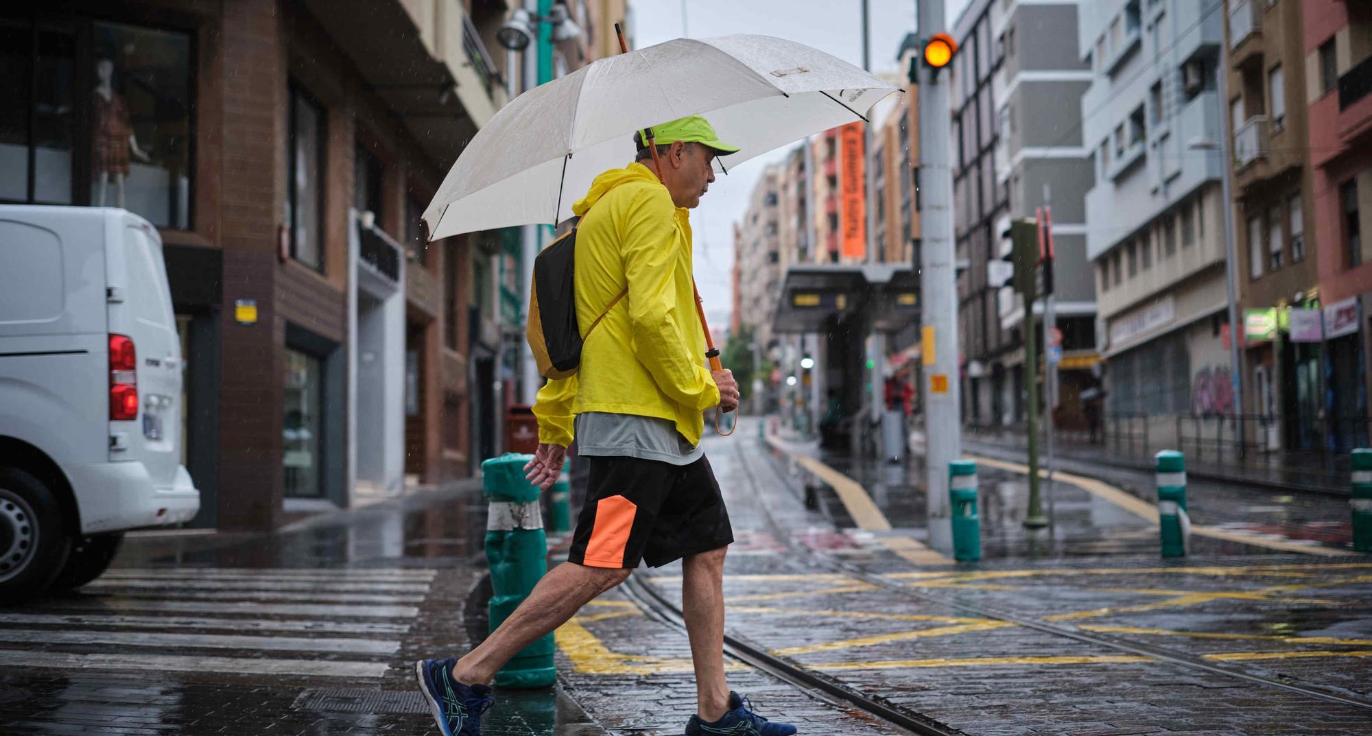 Caen las primeras lluvias en Canarias a la espera de la tormenta tropical 'Hermine'