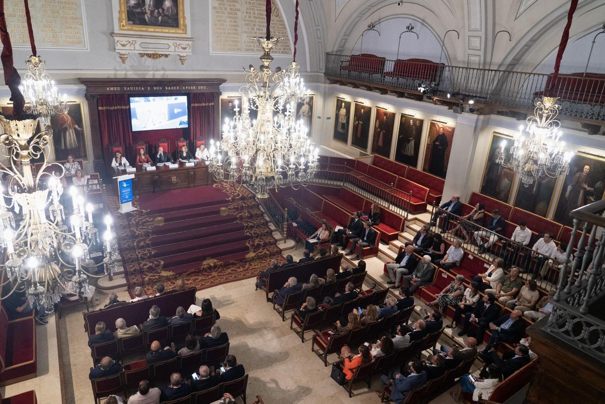 La sala del Paraninfo de la Universitat de València durante el evento.