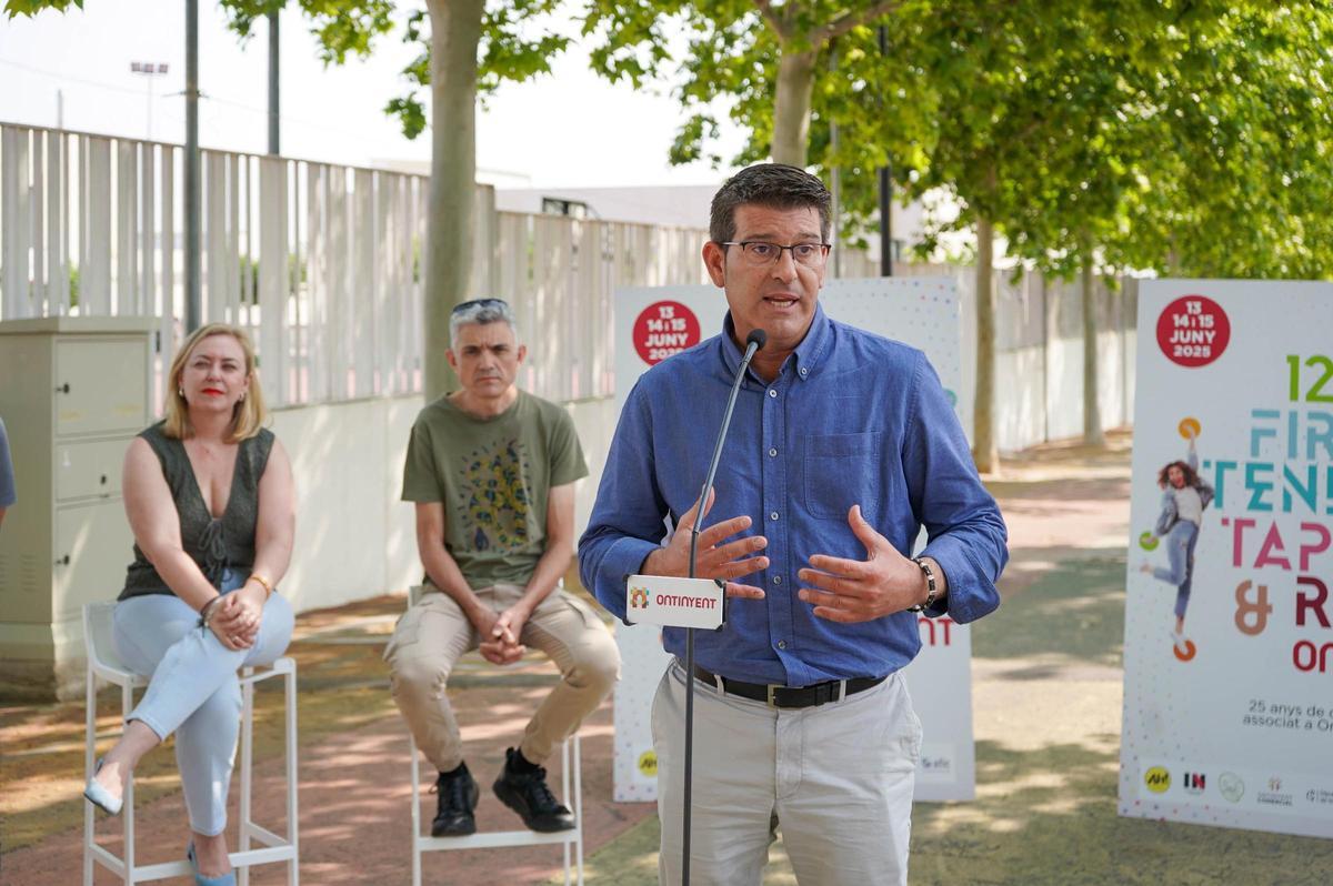 El alcalde de Ontinyent, Jorge Rodríguez, durante la presentación de la edición 2025 de la Fira de Tapes, Tendes i Rock.
