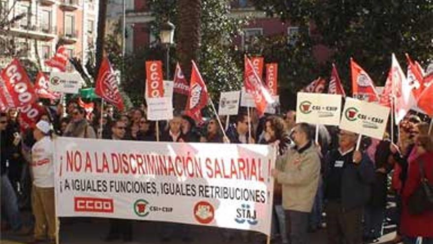 Los funcionarios de Justicia salen a la calle para pedir mayor salario