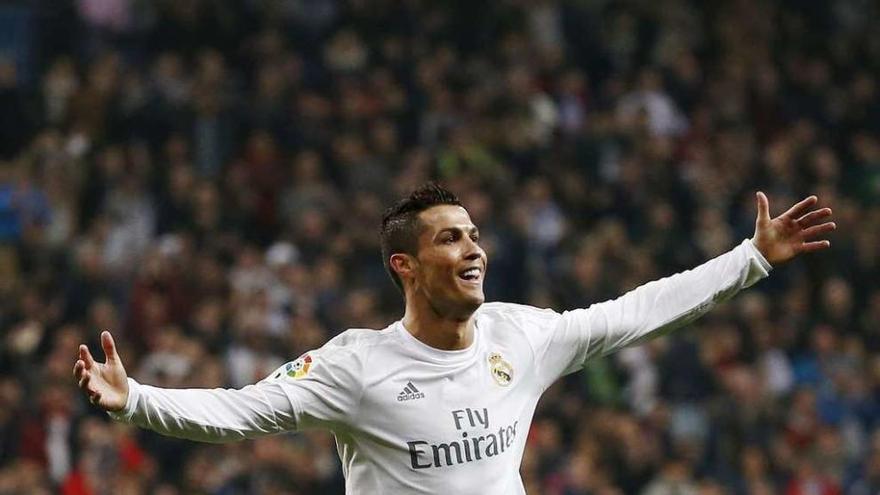 Cristiano Ronaldo celebra su segundo gol. // Juan Medina