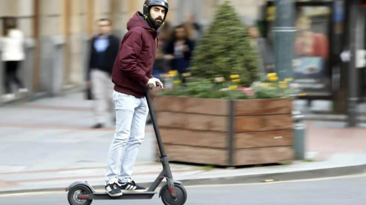 La nueva normativa de la DGT sobre los patinetes y otras ususrios vulnerables