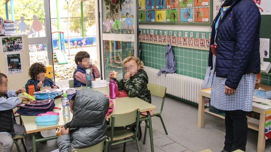 Sanidad recomienda que los niños se pongan mascarilla en el transporte escolar desde los 3 años