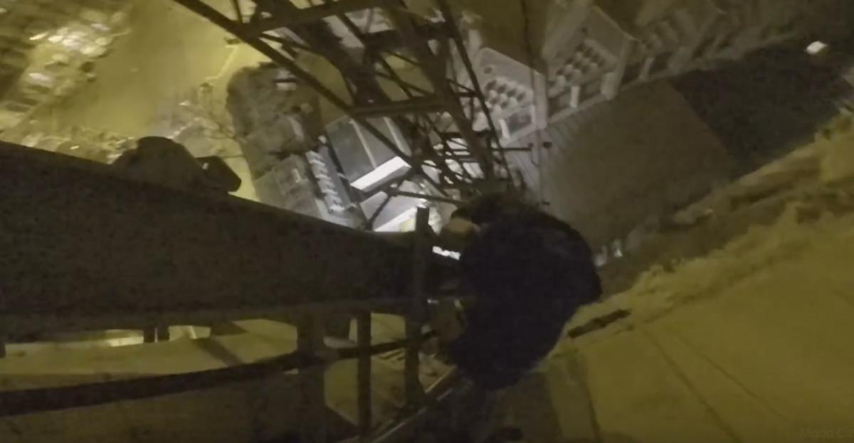 insane-security-escape--climbing-sagrada-famlia--we-got-lucky----youtube