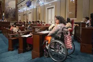 Mujeres con discapacidad en el Parlamento de Canarias
