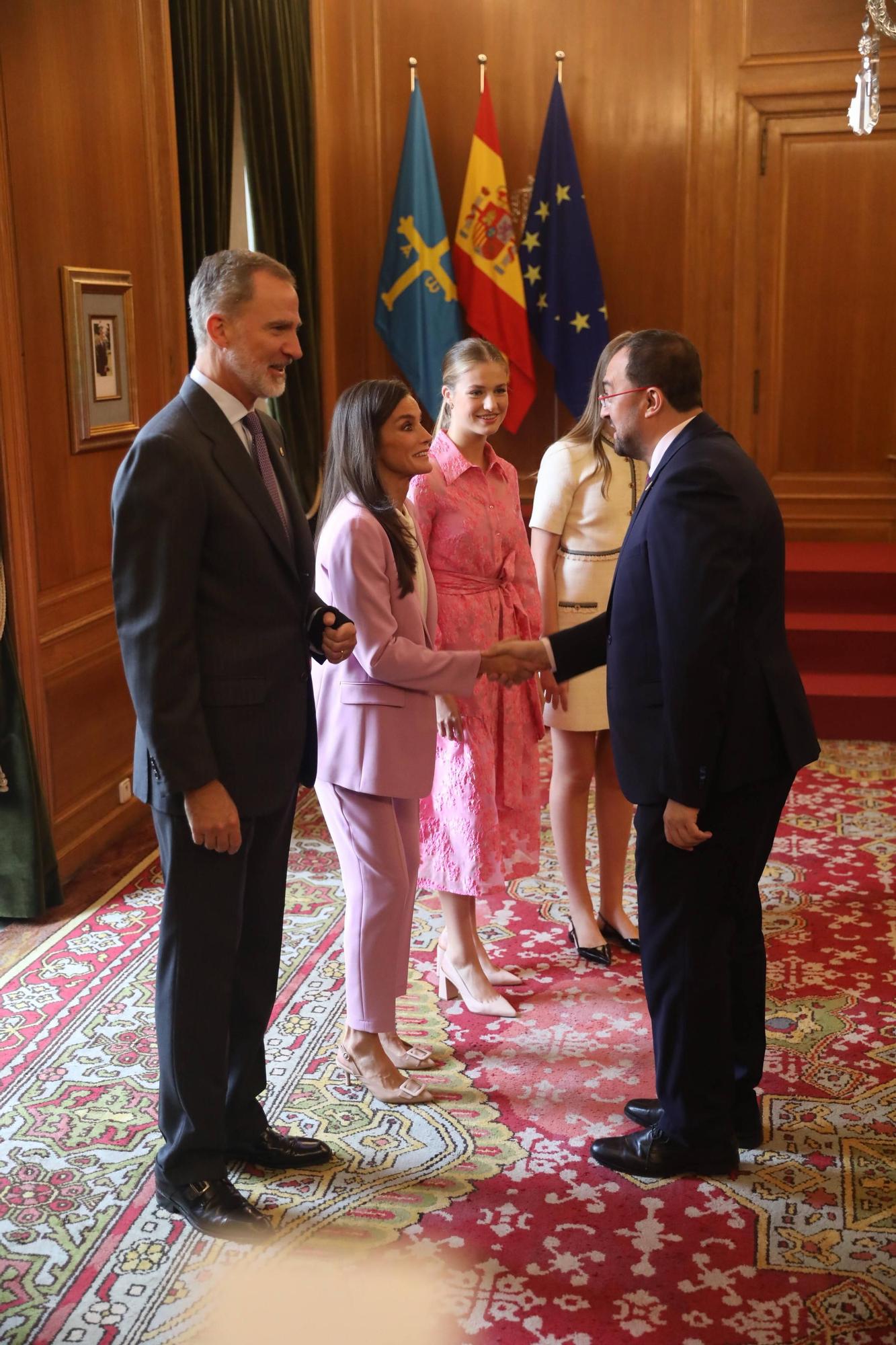 EN IMÁGENES: La Familia Real recibe a las medallas de Asturias, hijos Predilectos e hijo adoptivo 2023