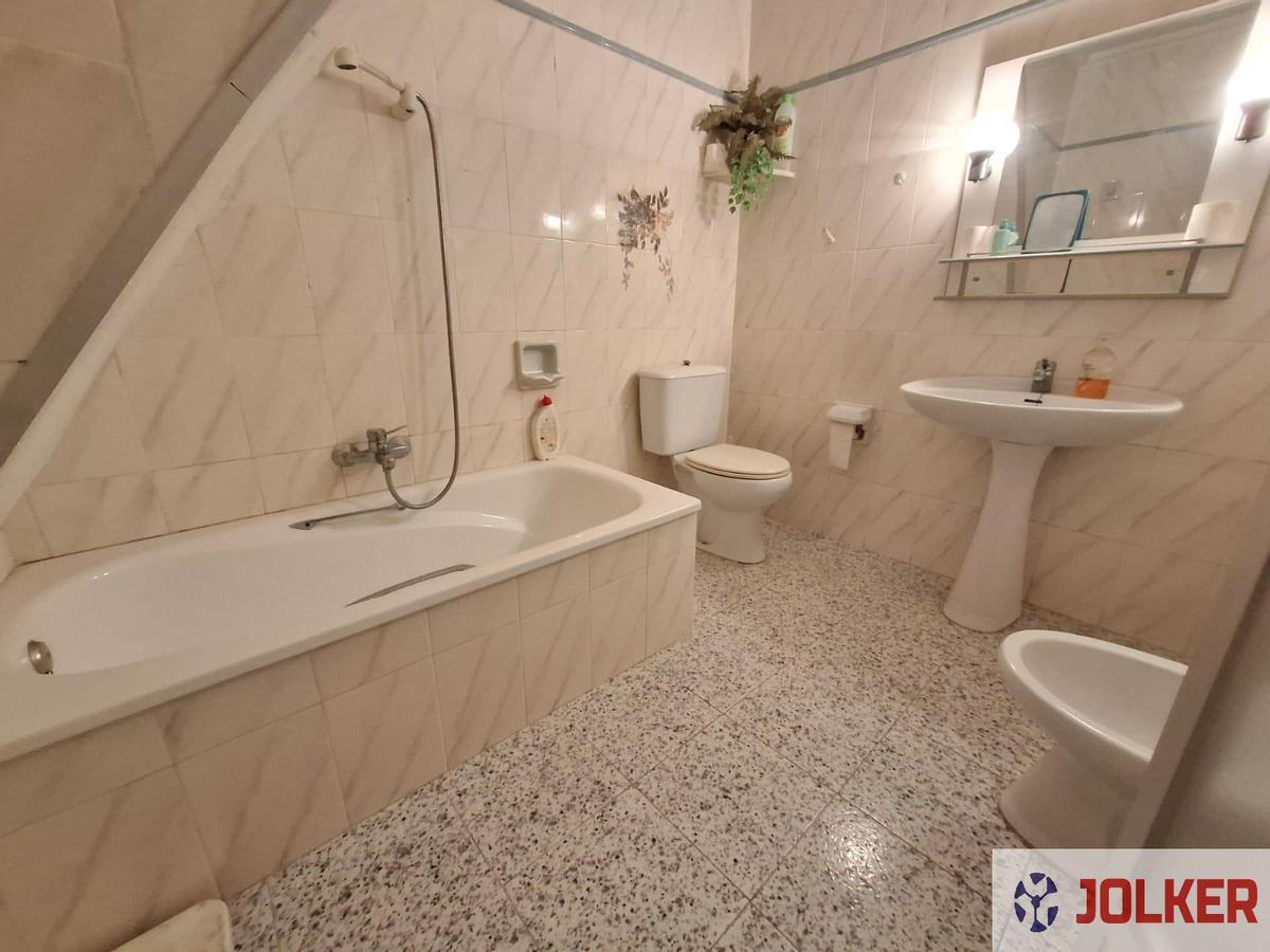 Galería de fotos: Sale a la venta una casa con terraza en la zona del Madrigal de Vila-real por 150.000 euros