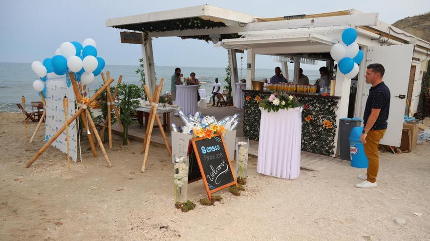 Cenar o tomar una copa en una cala de ensueño de El Campello