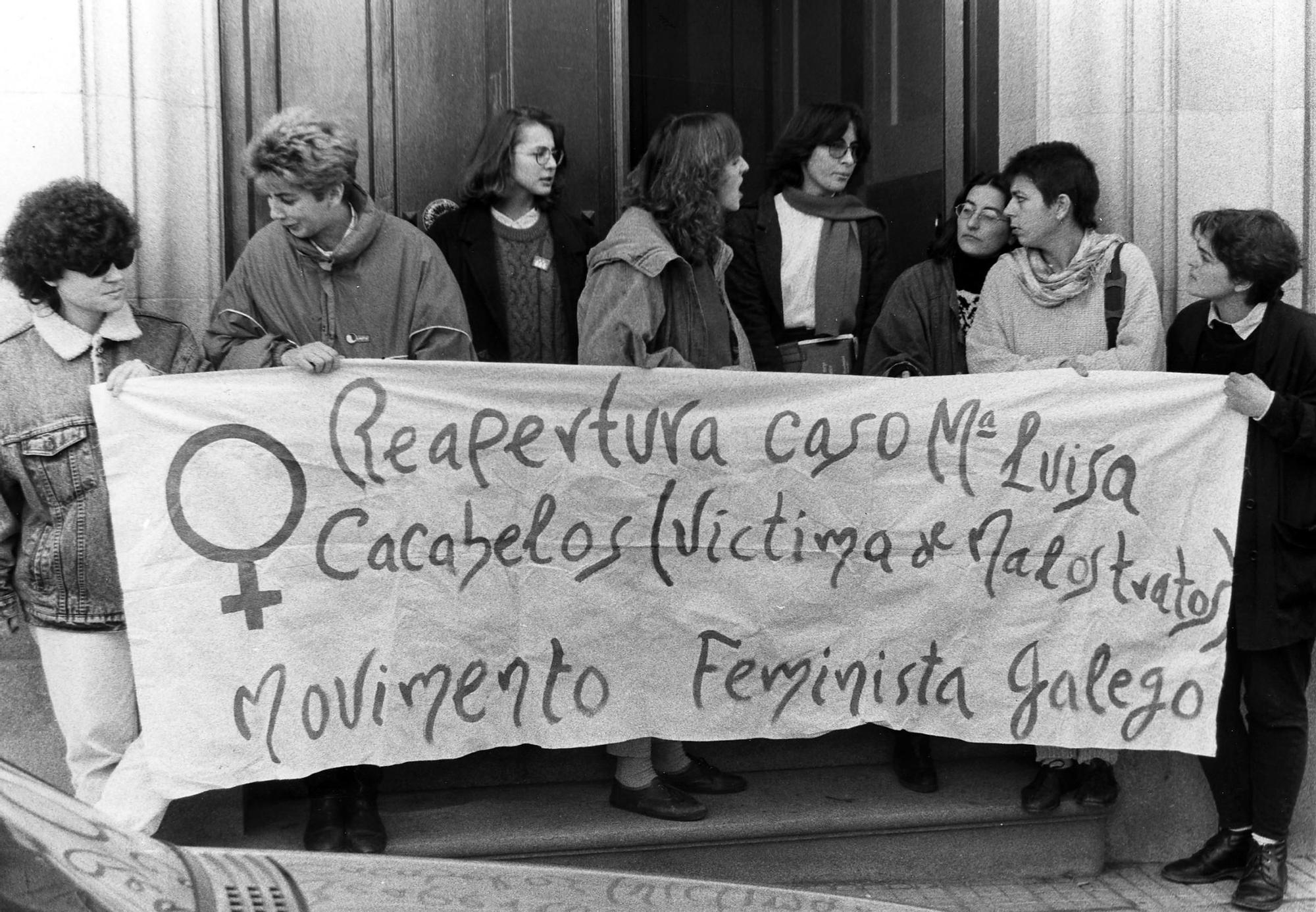 Concentración de la Asamblea de Mujeres Feminsitas en 1988.jpg
