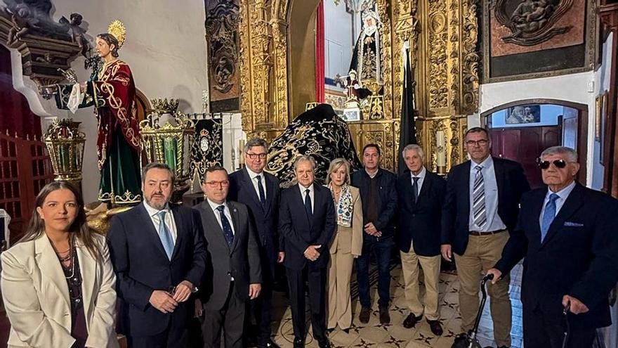 La Diputación colabora en la restauración y conservación del manto procesional de la Virgen de La Soledad de Puente Genil.