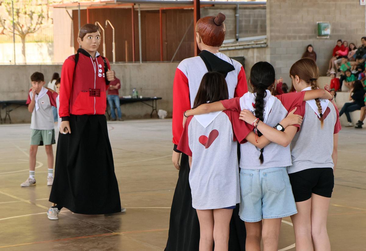 Imatges de la primera Trobada d'imatgeria escolar de l'Eix el Cardener Imatges de la primera Trobada d'imatgeria escolar de l'Eix el Cardener