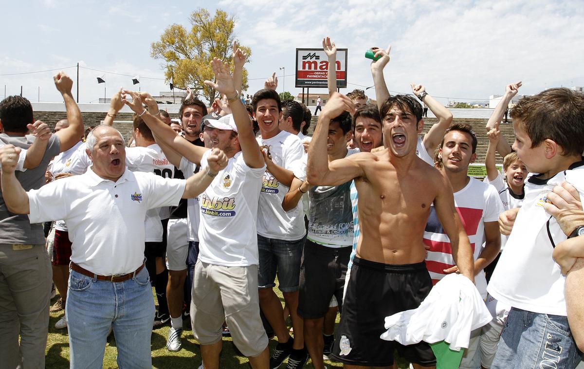 Fútbol. Celebración del ascenso del constància a Segunda B en 2012