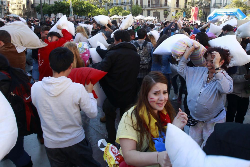 Guerra de almohadas en Valencia