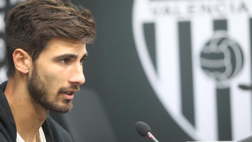 André Gomes: &quot;Es un orgullo estar en el Valencia&quot;