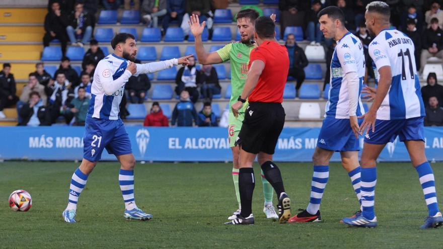 El Alcoyano &quot;refuerza&quot; su delantera para recibir al Castellón