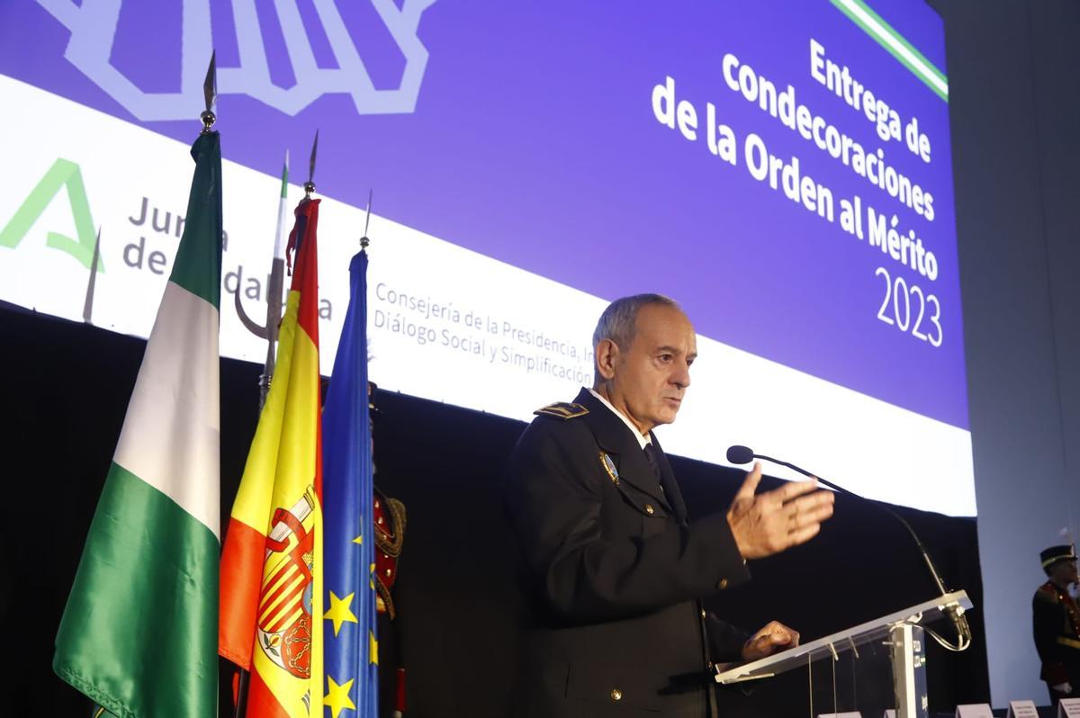 Entrega de condecoraciones a los policías locales de Andalucía en el CEFC de Córdoba. En la imagen, Antonio Serrano, jefe de Policía Local en Córdoba.