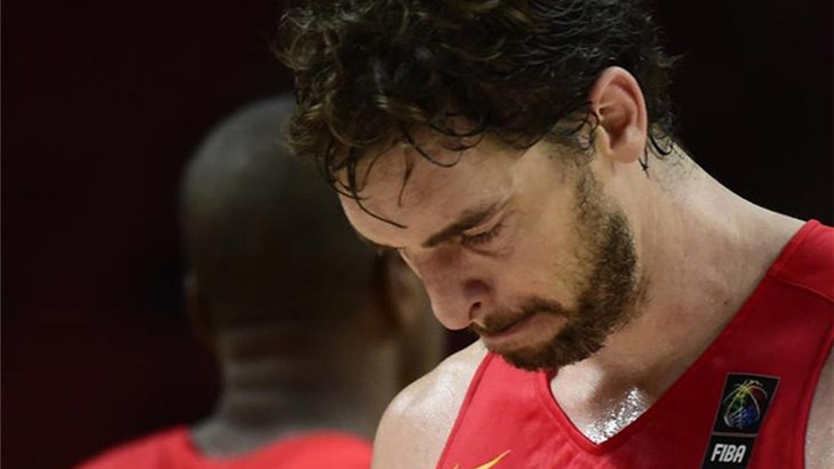 Pau Gasol fue la viva imagen de la decepción tras la derrota de España