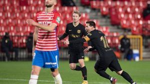 Leo Messi durante el partido entre el Granada y el FC Barcelona correspondiente a LaLiga disputado en el Nuevo Los Cármenes