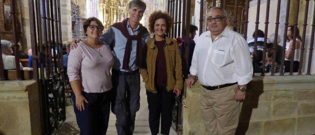 Angelines Jiménez, Jesús Serres, Inmaculada Martín y José Manuel García, ayer, en Valdediós.