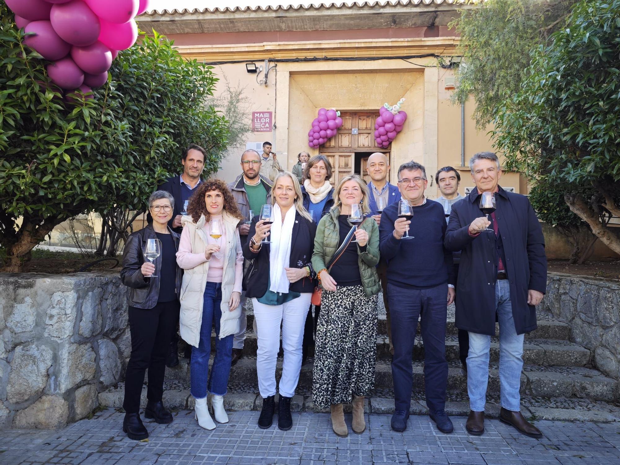 Fotos | La inauguración de la sede de Vi de la Terra Mallorca en Santa Maria, en imágenes