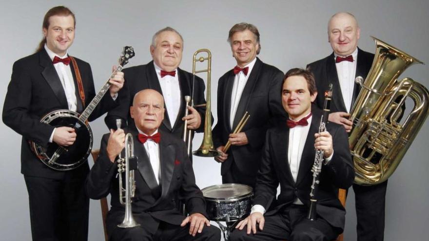 La Old Timers Band toca esta noche en el Tetro Afundación