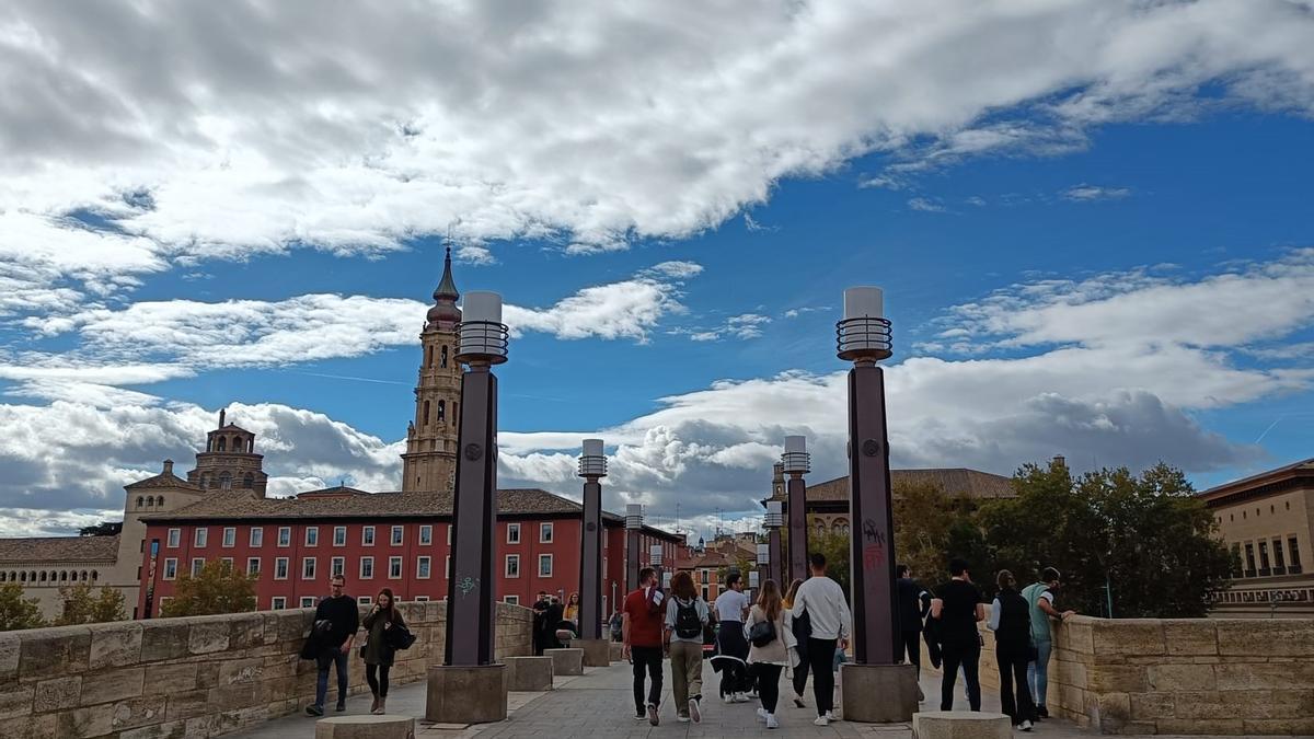 Nubes desde el puente de Piedra de Zaragoza