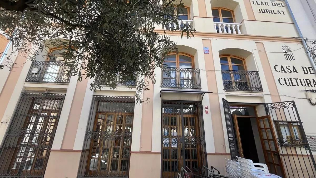Vistas de la casa de cultura.