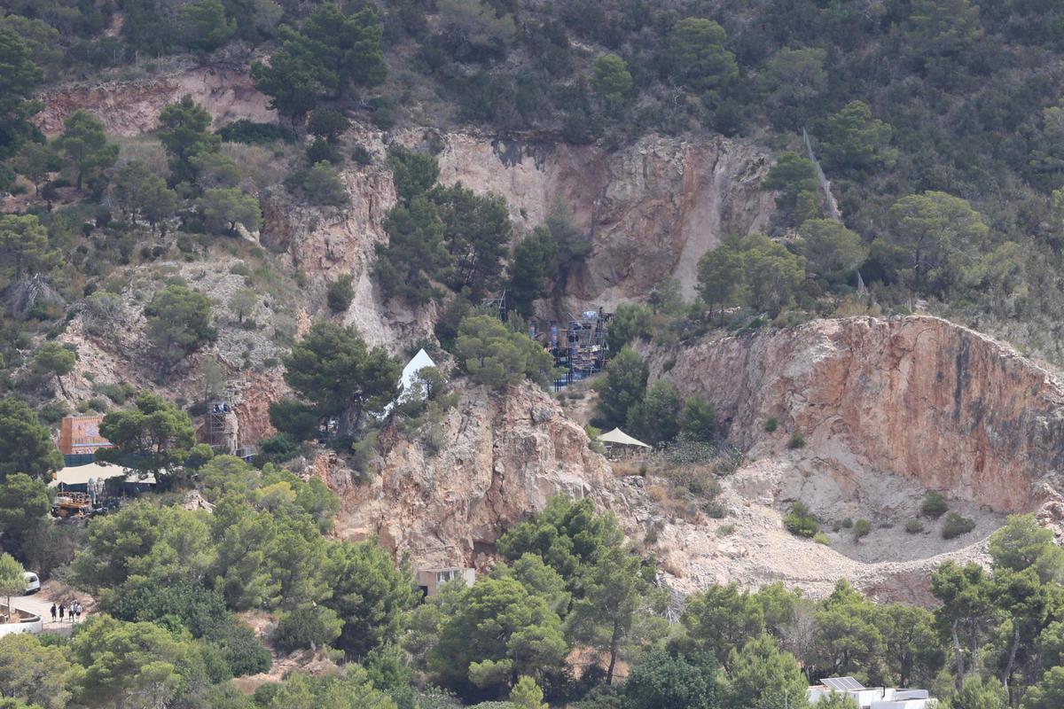 Una gran fiesta privada organizada por una famosa agencia internacional convoca a más de 300 invitados en sa Pedrera de Sant Antoni