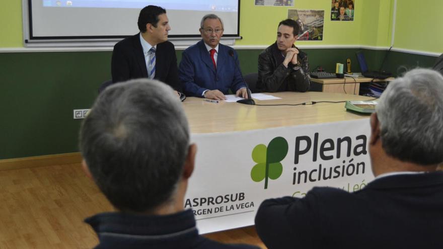 Alberto Catro, Domingo Rodríguez y Luciano Huerga en Asprosub.