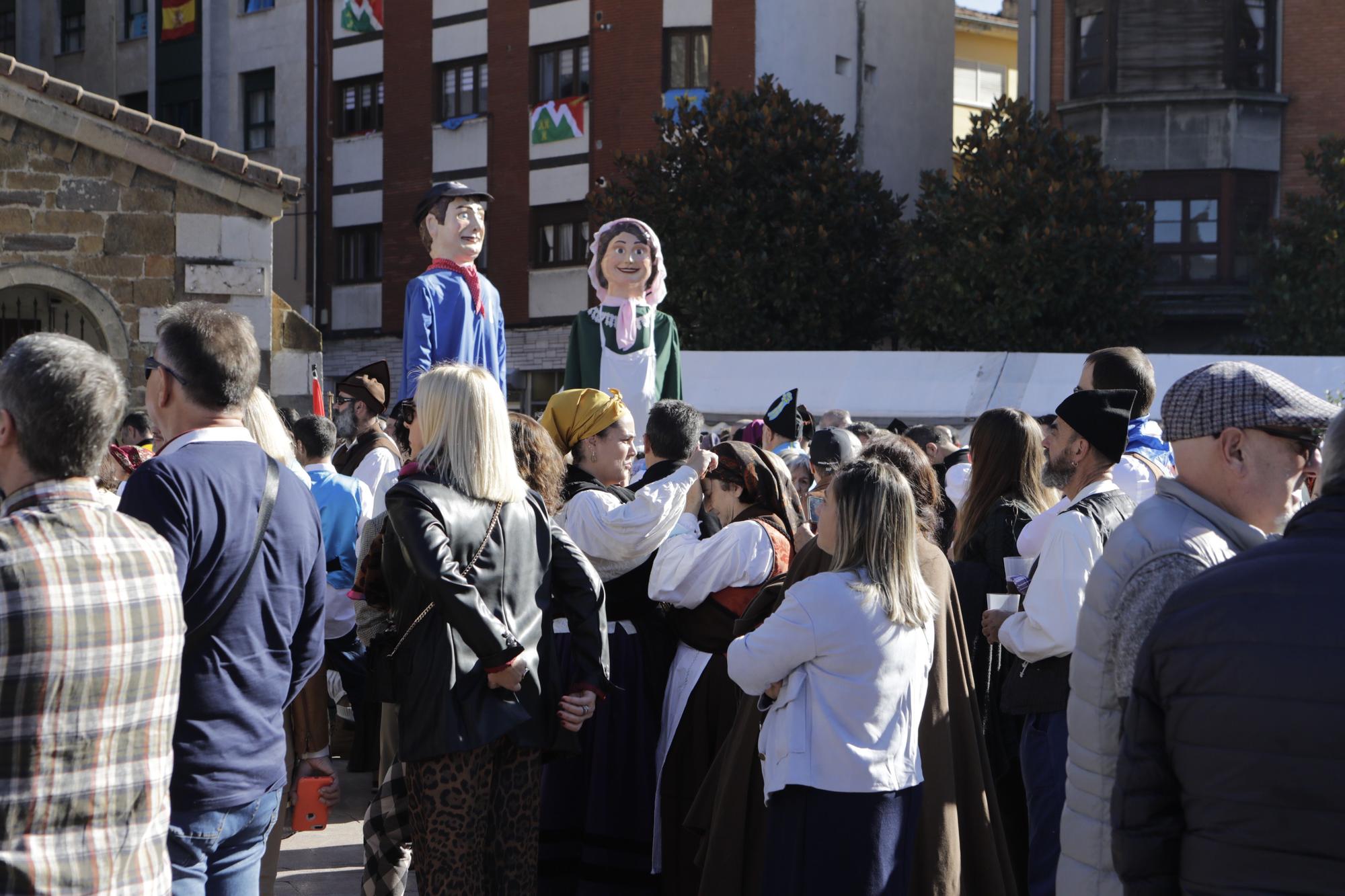 EN IMÁGENES: La localidad allerana de Moreda celebra San Martín, la fiesta de los Humanitarios