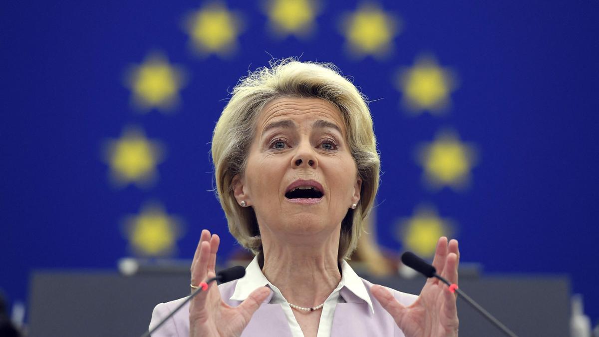 La presidenta de la Comisión Europea, Ursula von der Leyen, en el pleno del Parlamento de Estrasburgo, el pasado 8 de junio.