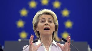 La presidenta de la Comisión Europea, Ursula von der Leyen, en el pleno del Parlamento de Estrasburgo, el pasado 8 de junio.