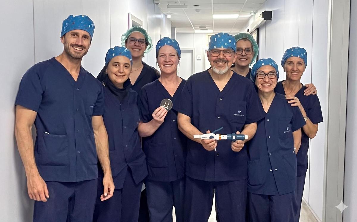 Equipo de especialistas que interviene en los procedimientos de implantación de marcapasos de última generación en el Hospital Quirónsalud Palmaplanas