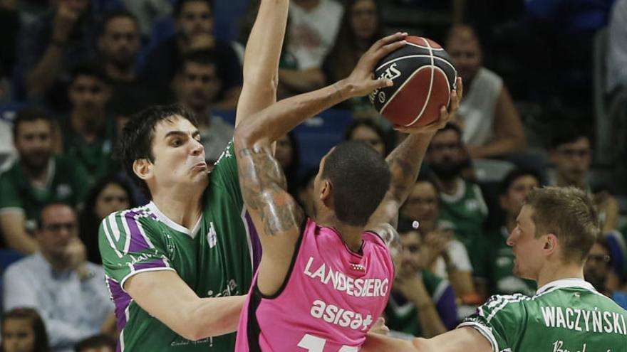 Carlos Suárez, ante el Estudiantes.